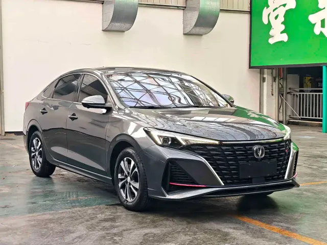 Changan Eado — Фото автомобиля 3