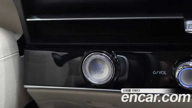 Genesis GV70 — Фото автомобиля 28