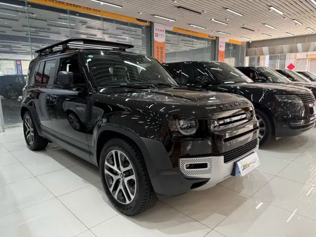 Land Rover Defender — Фото автомобиля 3