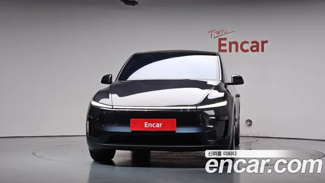 Tesla Model Y — Фото автомобиля 3