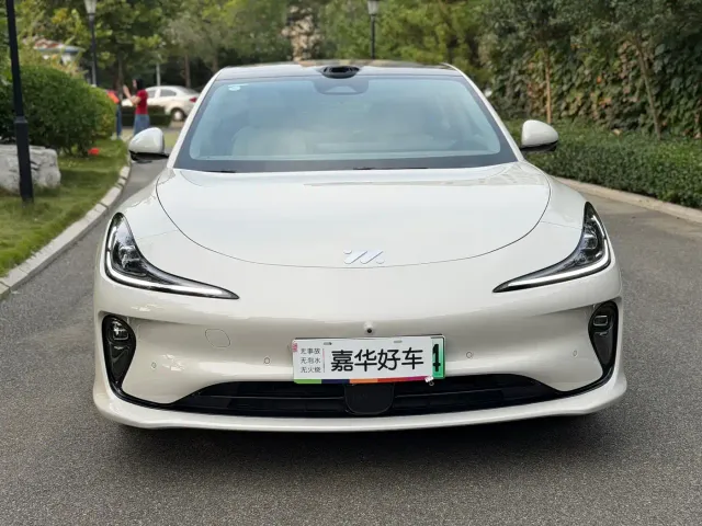 IM Motors L6 — Фото автомобиля 2