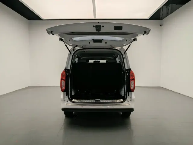 Wuling Hongguang — Фото автомобиля 16