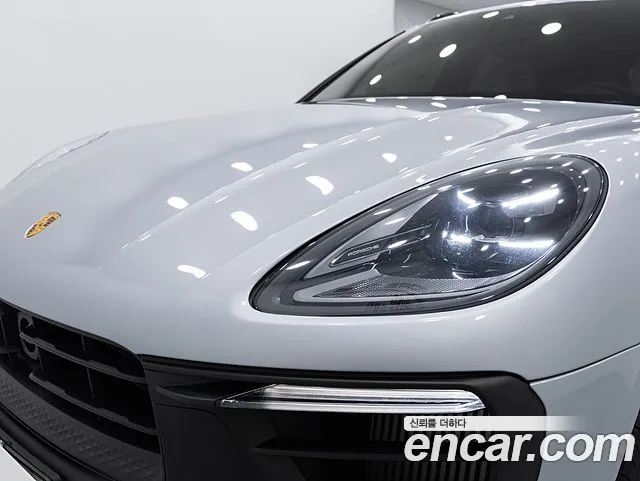 Porsche Macan — Фото автомобиля 11
