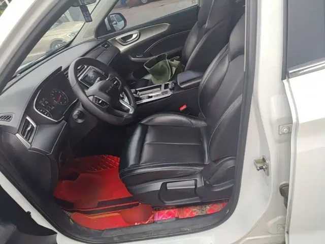 Roewe RX5 — Фото автомобиля 14