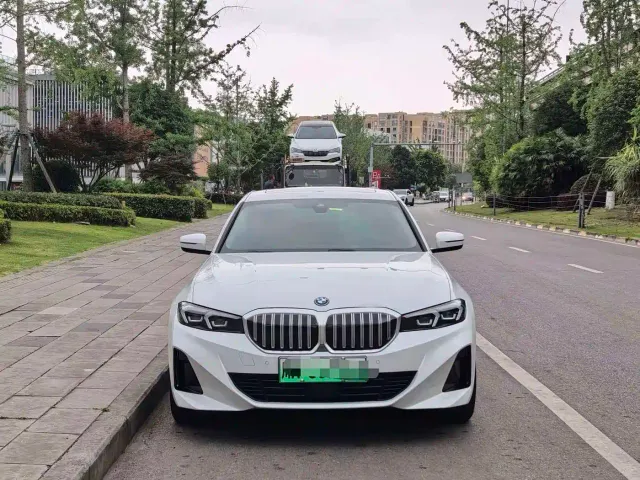 BMW i3 — Фото автомобиля 2