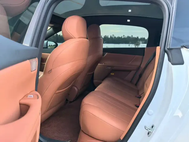 Dongfeng eπ 007 — Фото автомобиля 5