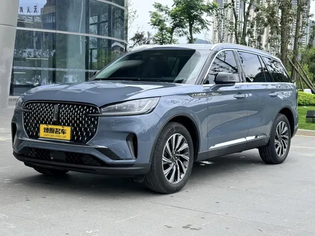Фотография автомобиля — Lincoln Aviator