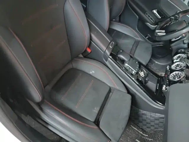 Mercedes-Benz A-Class — Фото автомобиля 24