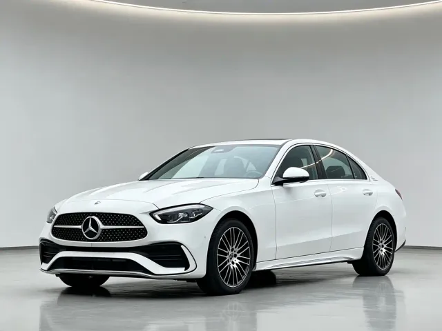 Фотография автомобиля — Mercedes-Benz C-Class