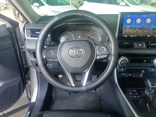 Toyota Wildlander — Фото автомобиля 10