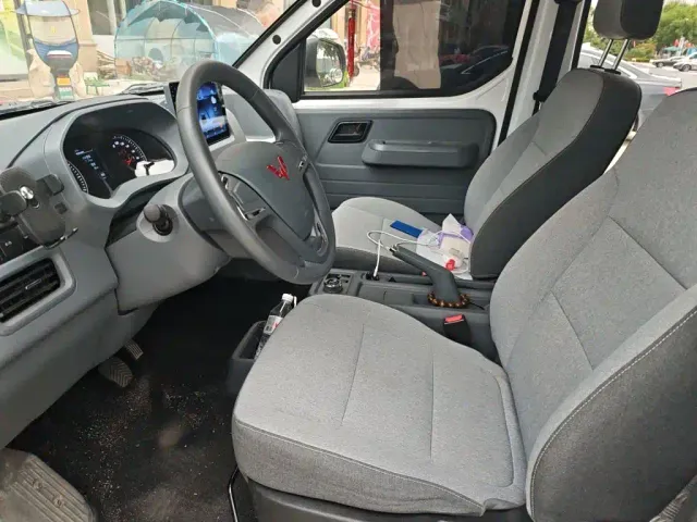 Wuling Yangguang — Фото автомобиля 11