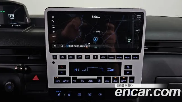 Hyundai Staria Staria 4WD Подъёмник для коляски/Slope — Фото автомобиля 14