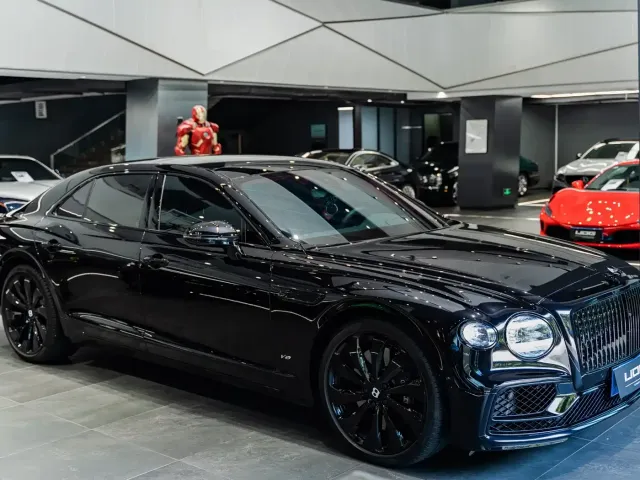 Bentley Flying Spur 2022 4.0T V8 Standard — Фото автомобиля 2