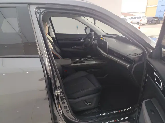 Changan Z6 — Фото автомобиля 9