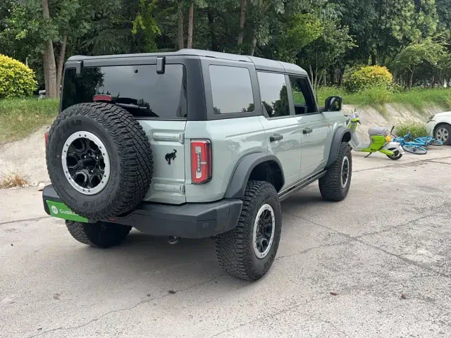 Ford Bronco — Фото автомобиля 8