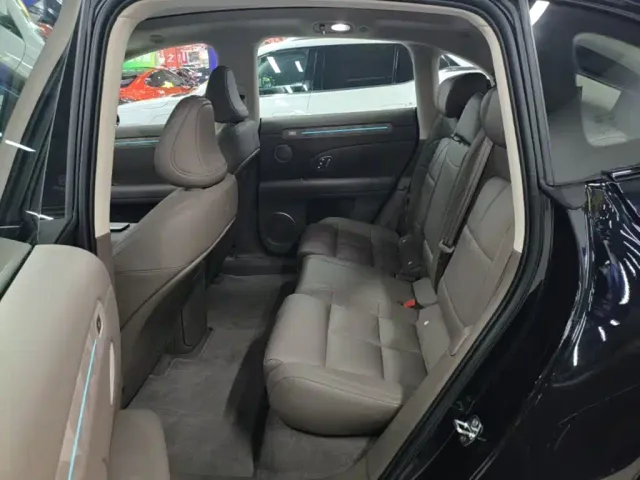 IM Motors LS6 — Фото автомобиля 16