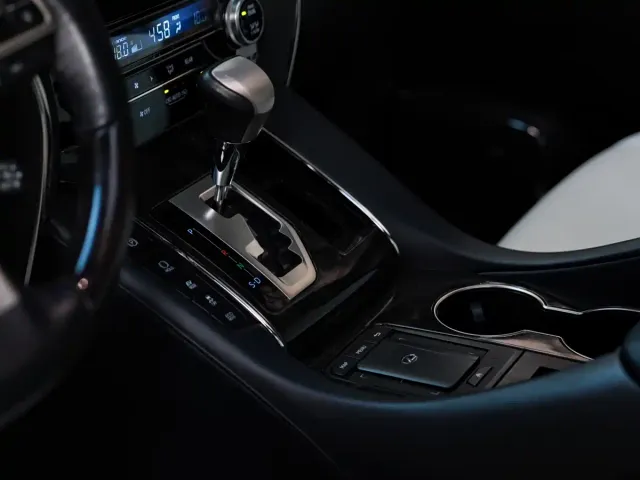 Lexus LM — Фото автомобиля 12