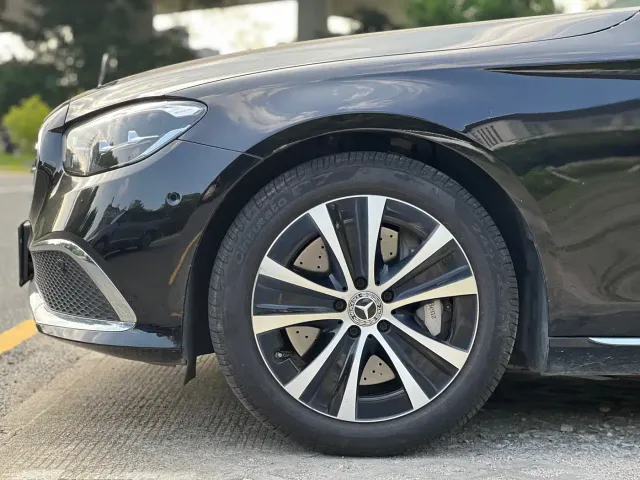 Mercedes-Benz E-Class — Фото автомобиля 7
