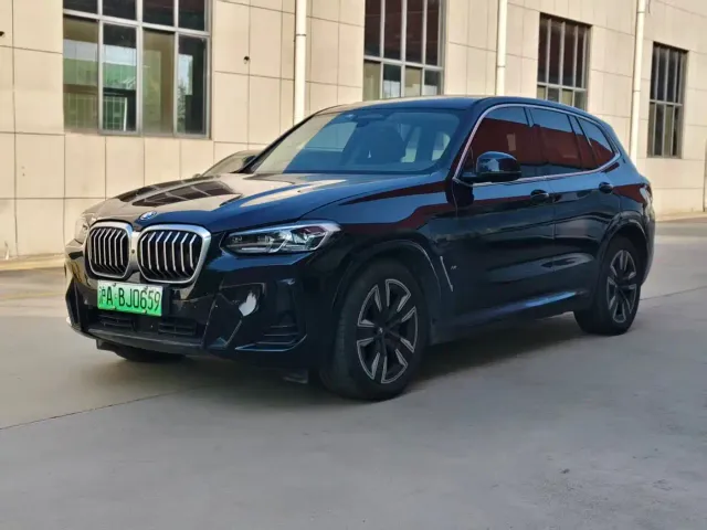 Фотография автомобиля — BMW iX3