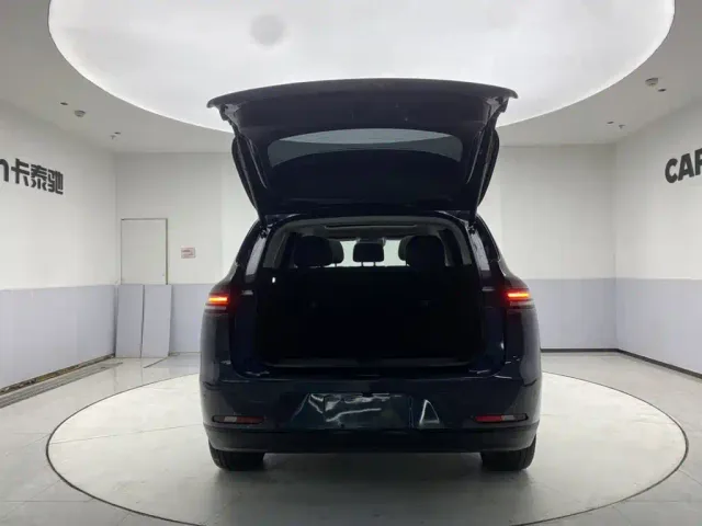 Leapmotor C10 — Фото автомобиля 30