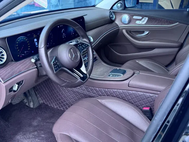 Mercedes-Benz E-Class — Фото автомобиля 10
