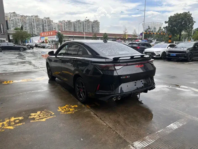 Dongfeng Yixuan — Фото автомобиля 5
