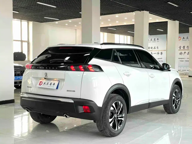 Peugeot 2008 — Фото автомобиля 6