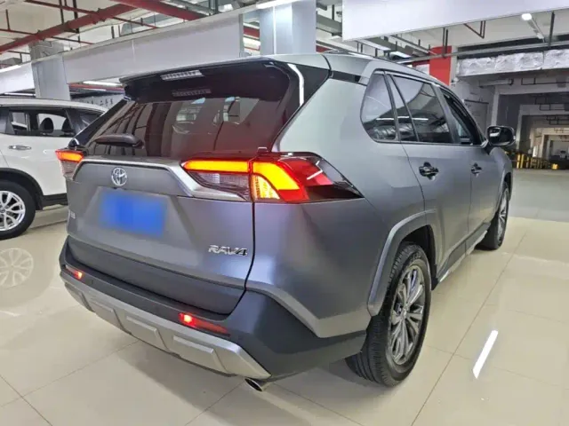 Toyota RAV4 — Фото автомобиля 6