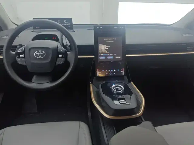 Toyota bZ3 — Фото автомобиля 12