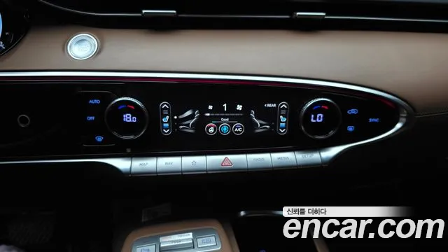 Genesis GV70 — Фото автомобиля 25