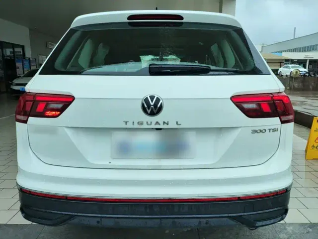 Volkswagen Tiguan L — Фото автомобиля 5