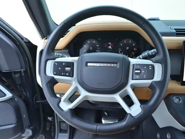 Land Rover Defender — Фото автомобиля 9
