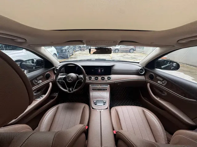 Mercedes-Benz E-Class — Фото автомобиля 13