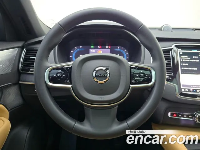 Volvo XC90 — Фото автомобиля 12