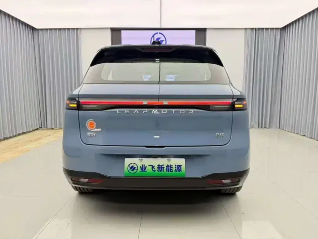 Leapmotor B10 — Фото автомобиля 5