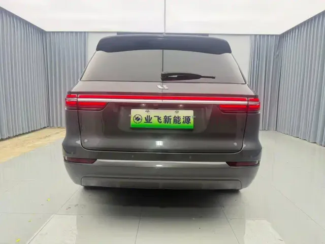 Li Auto ONE — Фото автомобиля 5