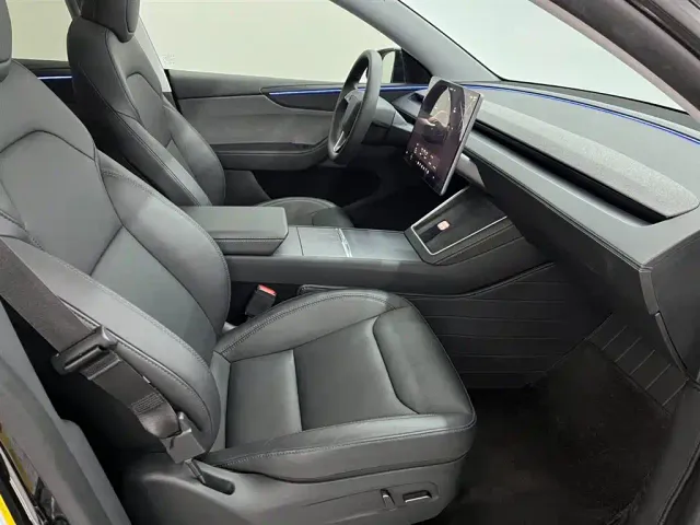 Tesla Model Y — Фото автомобиля 7