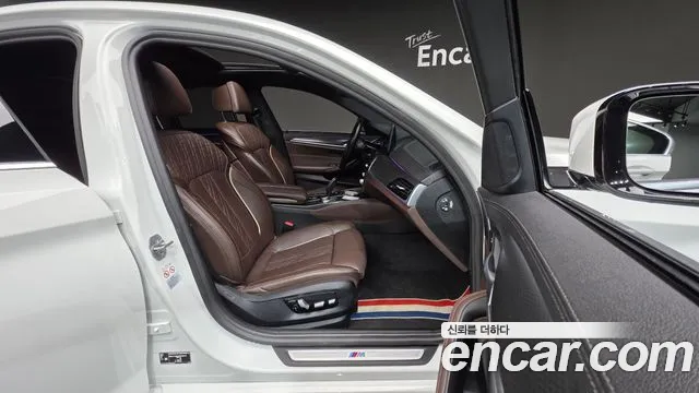 BMW 5 Series G30 — Фото автомобиля 10