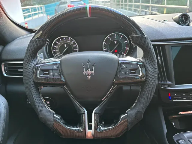 Maserati Levante — Фото автомобиля 8
