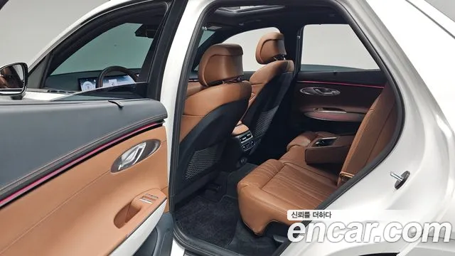 Genesis GV70 2.5T Бензин AWD — Фото автомобиля 12