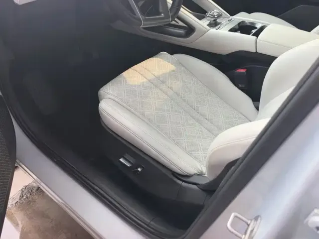 BYD Yuan UP 2024 401KM Leading Edition — Фото автомобиля 9