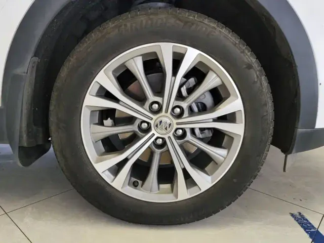 Buick Envision Plus — Фото автомобиля 6