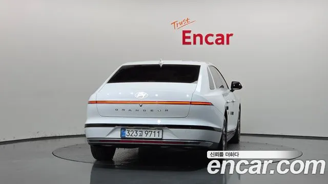 Hyundai Grandeur GN7 — Фото автомобиля 4