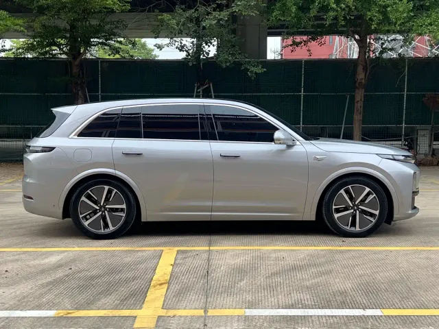 Li Auto L7 — Фото автомобиля 2