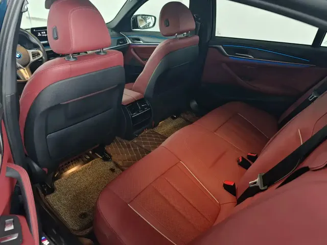 BMW 5 Series — Фото автомобиля 7