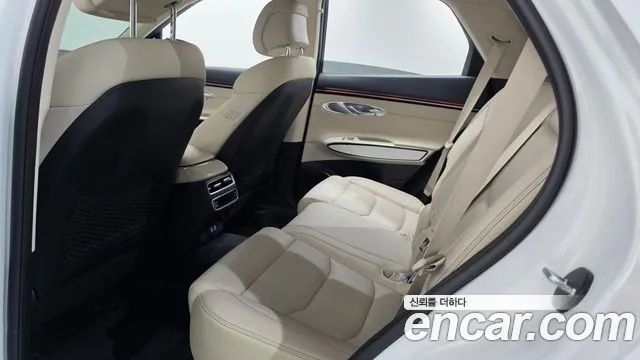 Genesis GV70 — Фото автомобиля 17