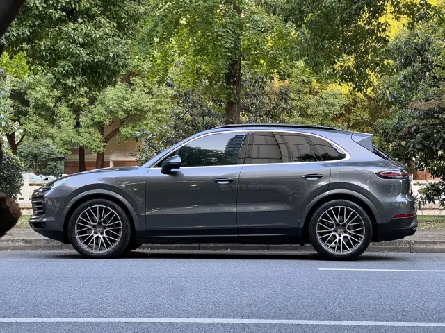 Porsche Cayenne — Фото автомобиля 7