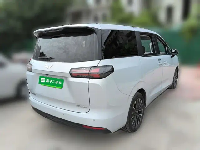 Wuling Starlight 730 — Фото автомобиля 9
