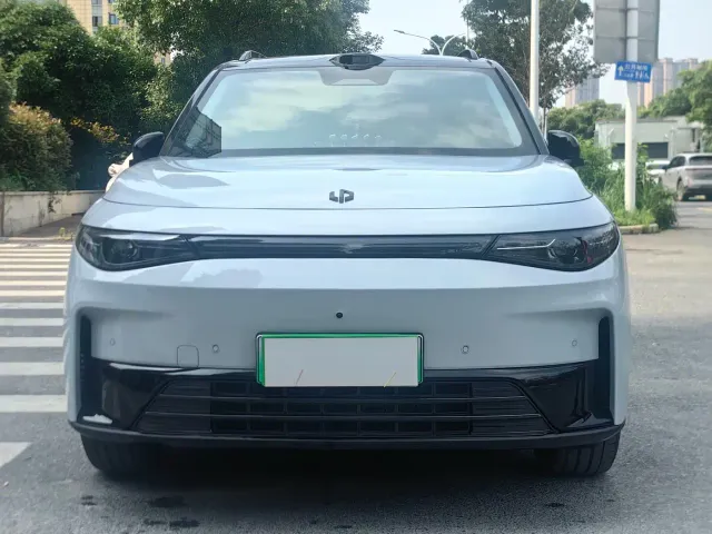 Leapmotor Leapmotor C16 2026 Pure Electric 630 LiDAR Premium Edition 5-seater — Фото автомобиля 2
