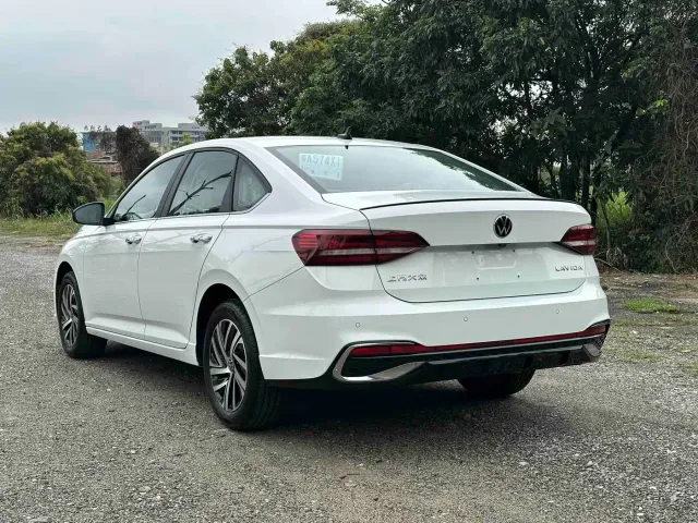 Volkswagen Lavida — Фото автомобиля 6